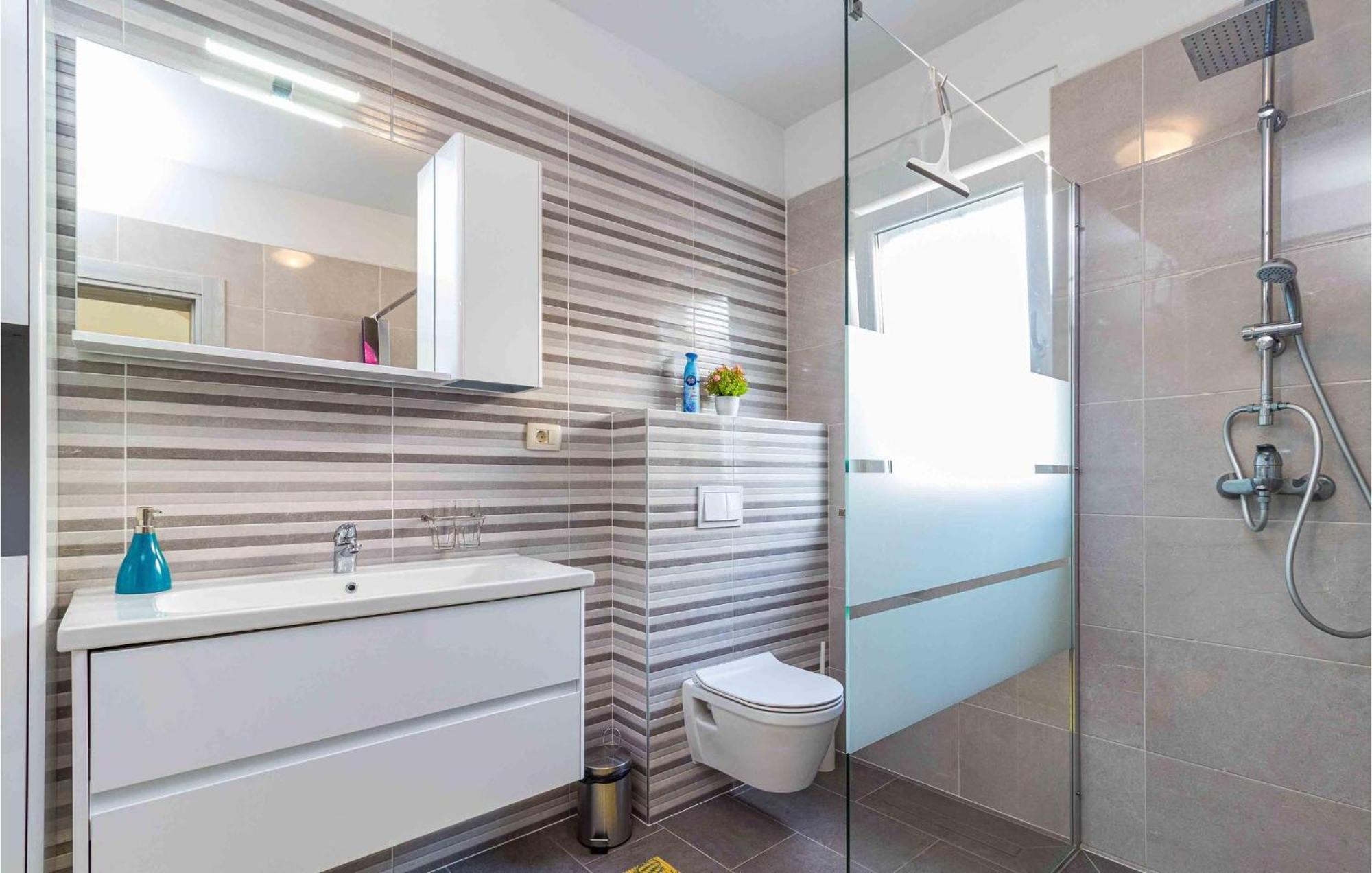 Amazing In With Kitchen Pula